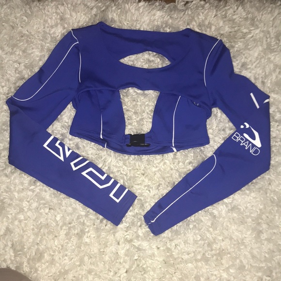 LF LONG SLEEVE BUCKLE FRONT TOP - Picture 3 of 8